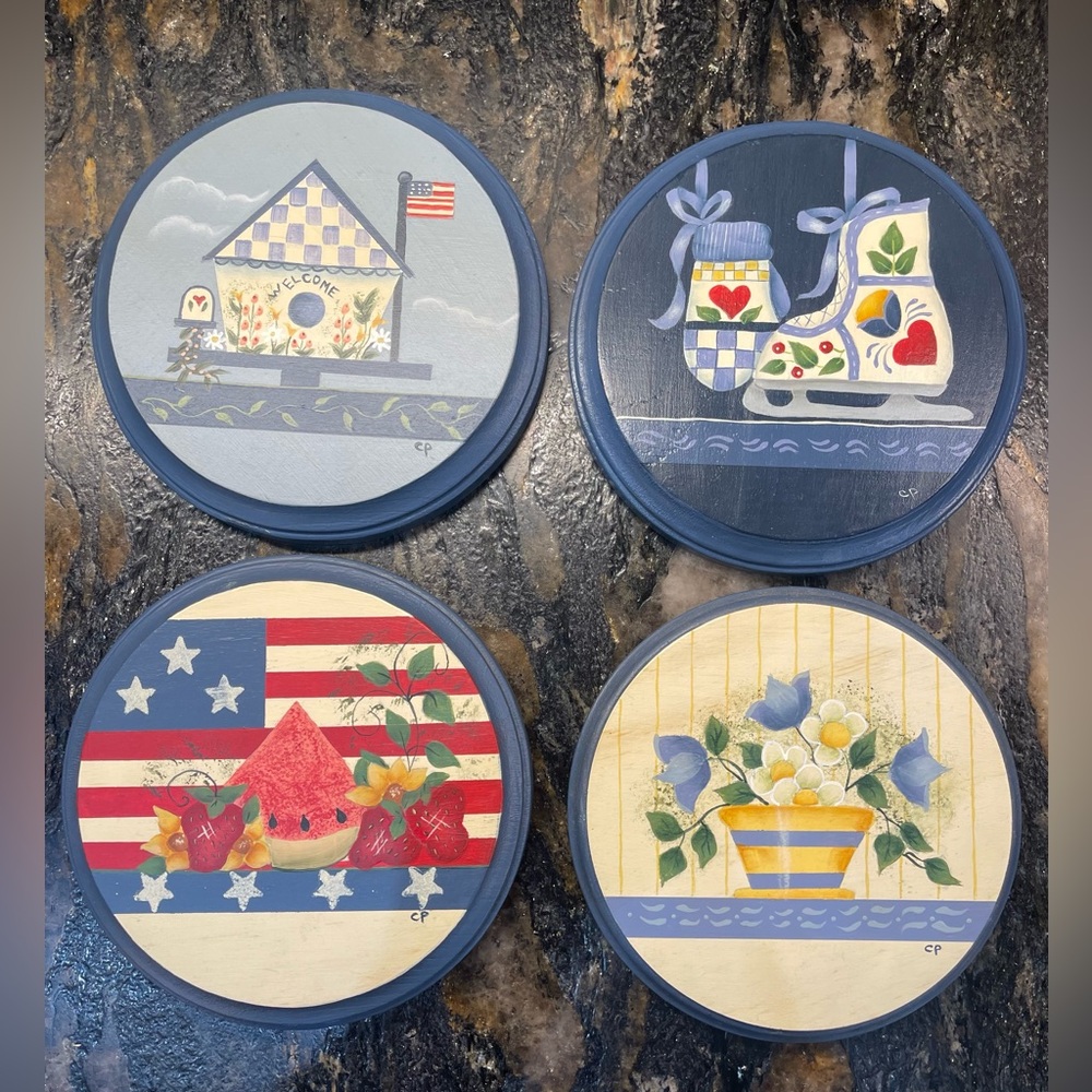 VTG Set of 4 Wooden Handpainted Round Season-Themed Wall Plaques
